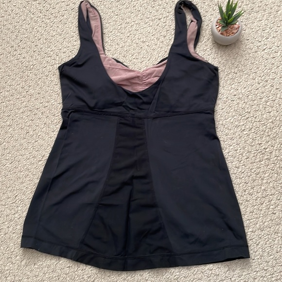 Lululemon aria tank black - Picture 2 of 8